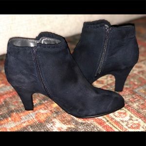 Aerosoles Dark Blue Ankle Bootie, size 9